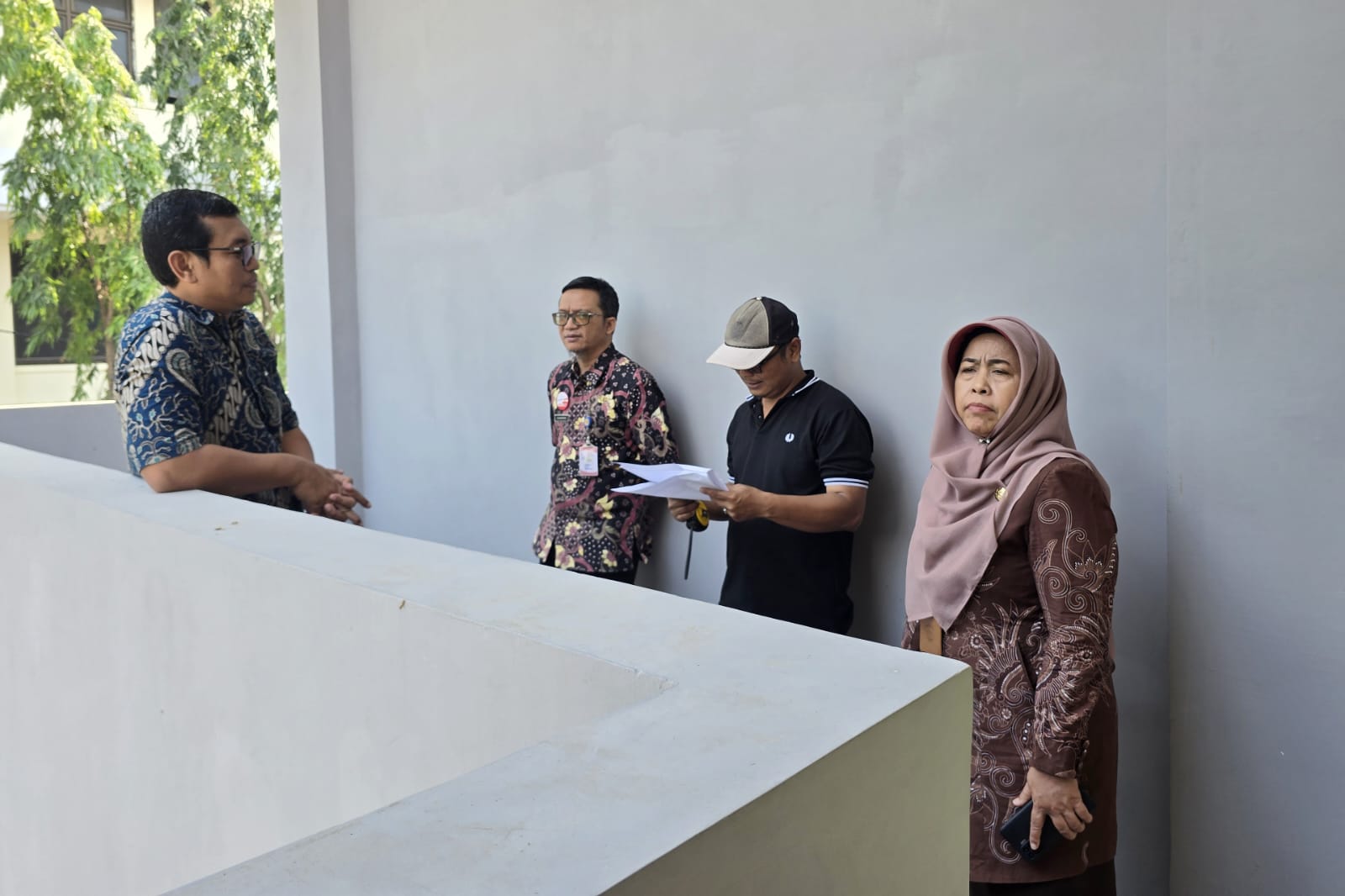 Kabag Umum Setda Grobogan bersama tim memantau pembangunan lanjutan Gedung Riptalokajpeg