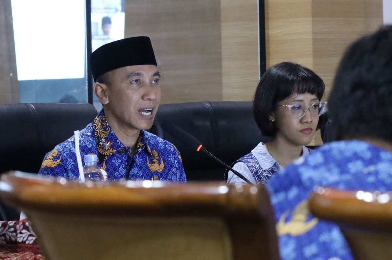 Sekda Grobogan Anang Armunanto memimpin rapat koordinasi Pemerintah Digital Kabupaten Grobogan. 2